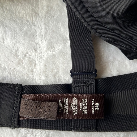 SKIMS Naked Underwire Demi Bra - Picture 11 of 16